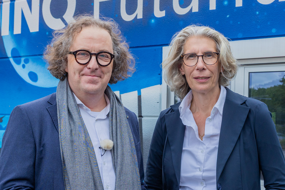 Innovativ und zirkulär: Das Geschäftsführungsduo Lars Baumgürtel und Ingenieurin Dr. Birgitt Bendiek vom Stahlverzinker ZINQ erhält 2025 den Deutschen Umweltpreis (Foto: Markus Große Ophoff/DBU)